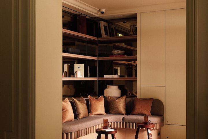 Hotel Interior 7 of 96