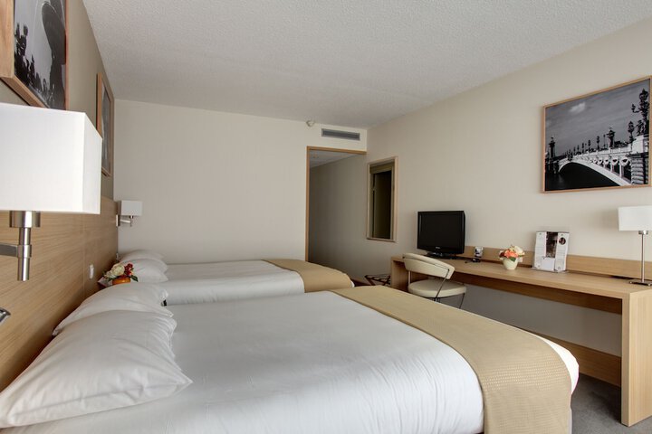 Room 4 of 52