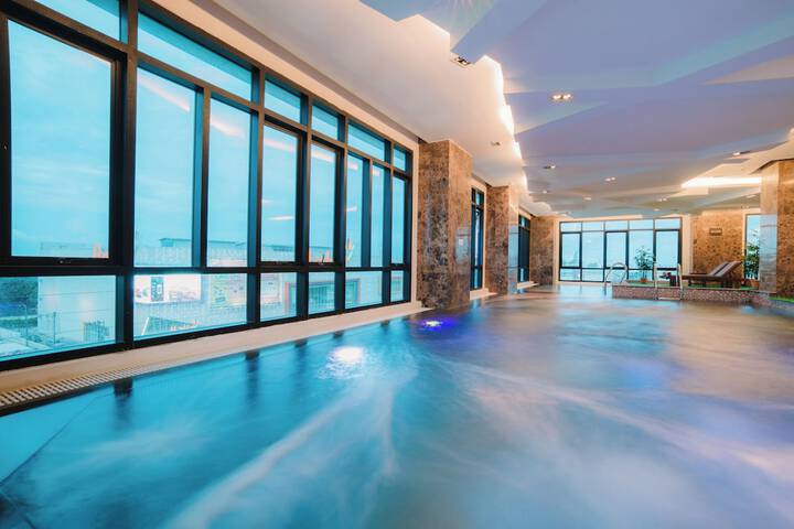 Hotel with Pool