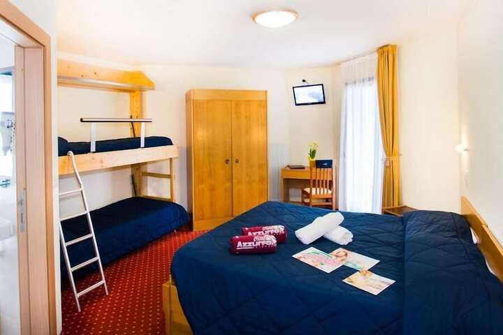 Room 3 of 55