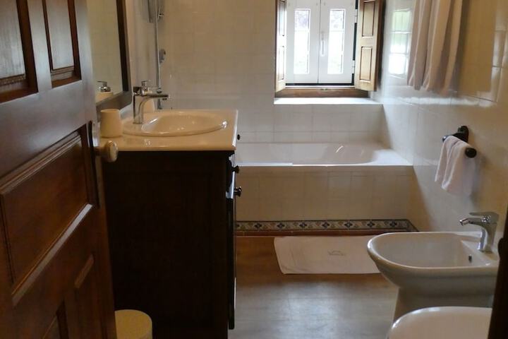 Room 25 of 61