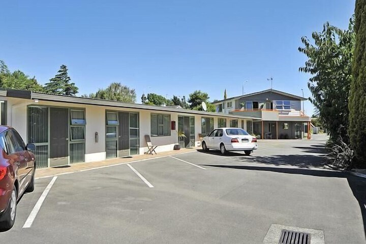Hotel Entry