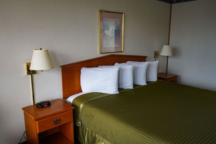 Room 26 of 54