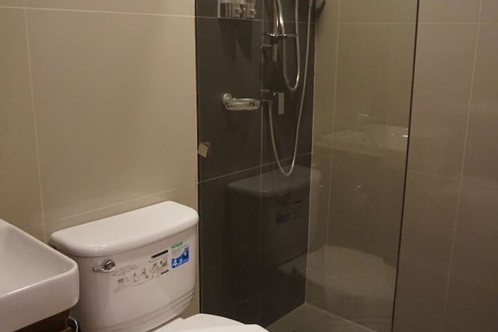 Room 52 of 61