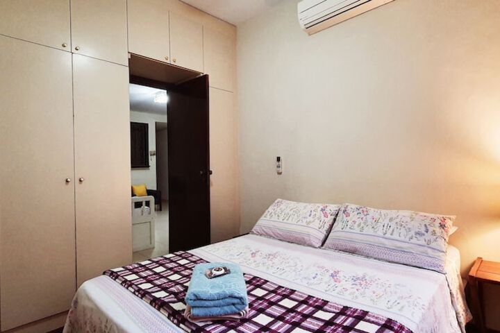 Room 8 of 34