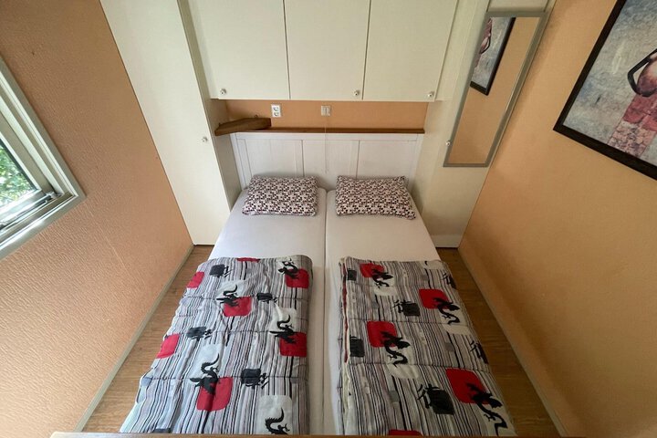 Room 2 of 30