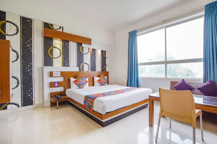 Room 16 of 34
