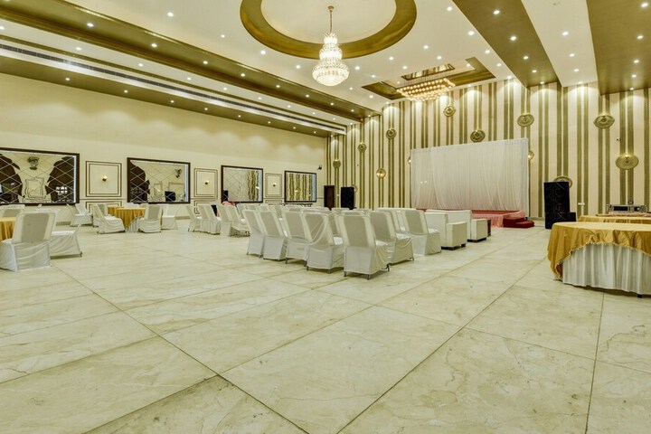 Ballroom/Hall 46 of 53
