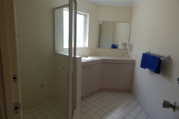 Room 393 of 560