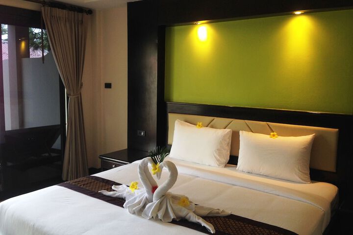 Room 2 of 85