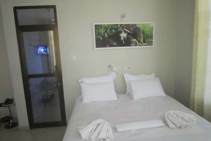 Room 11 of 51