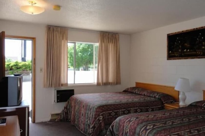 Room 2 of 38