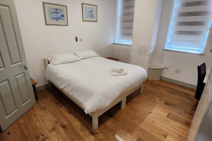 Room 17 of 46