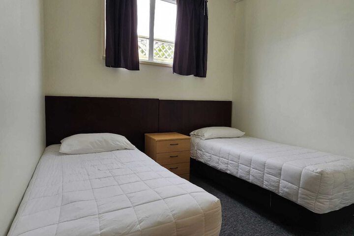 Room 8 of 12