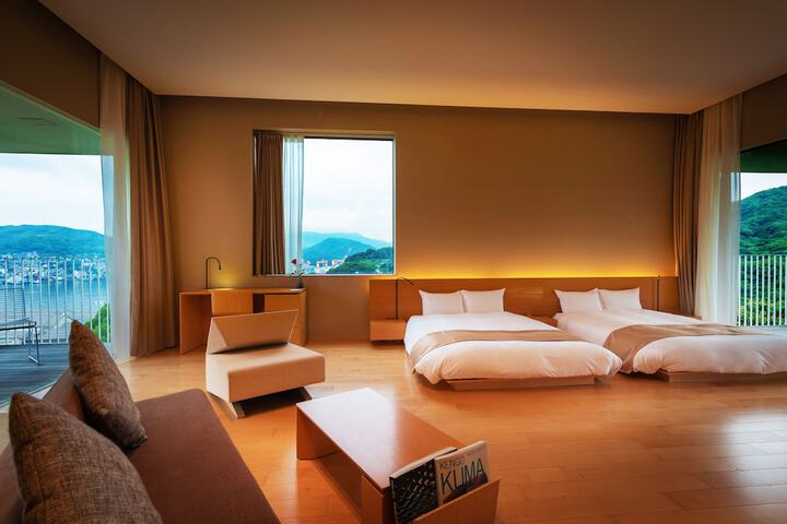Room 8 of 187