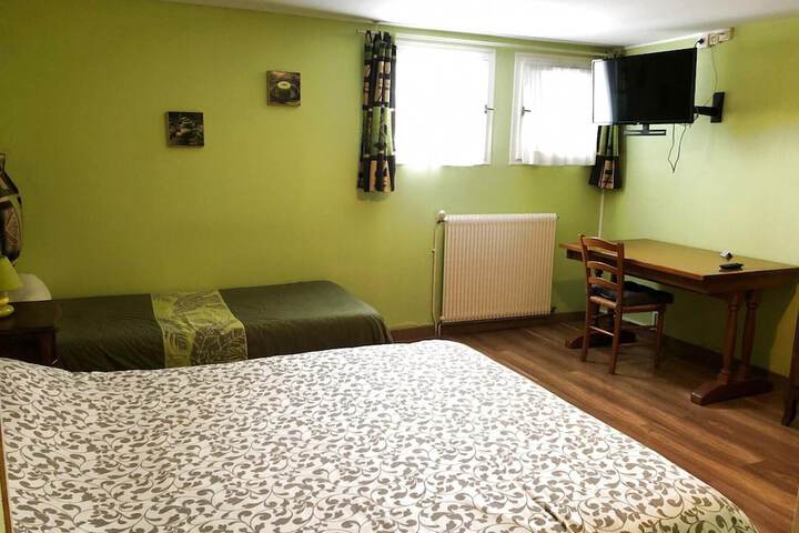 Room 5 of 6