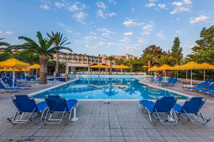 Hotel with Pool