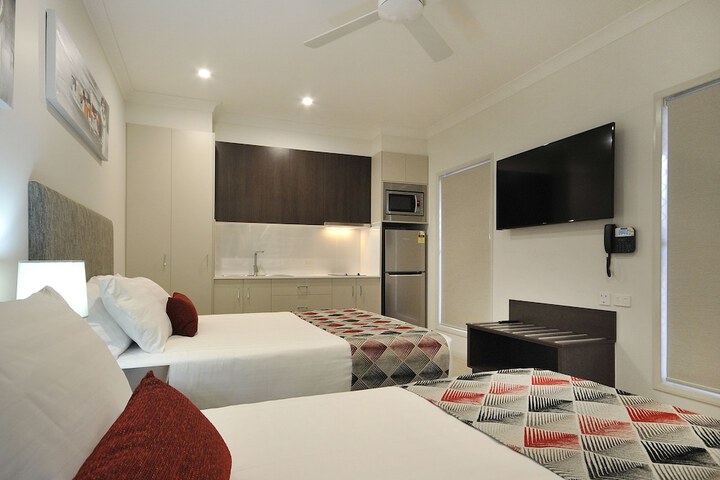 Room 6 of 38