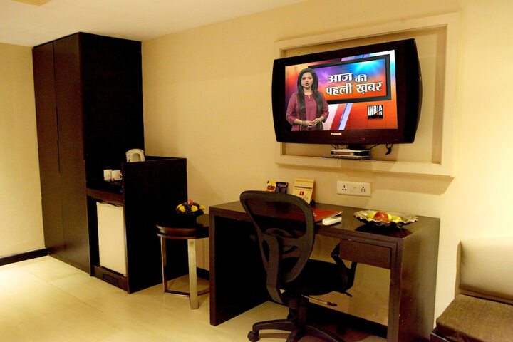 Room 4 of 49