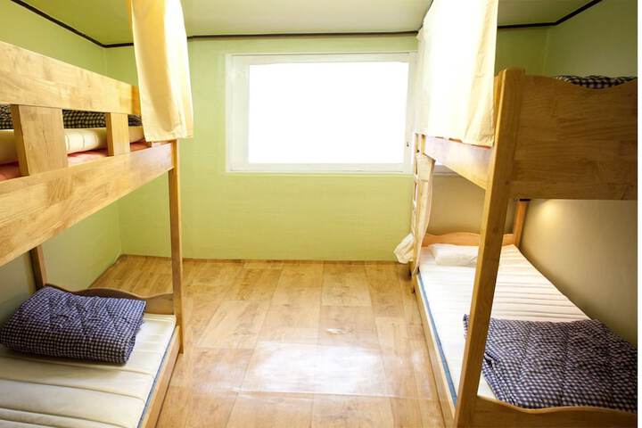 Room 14 of 46