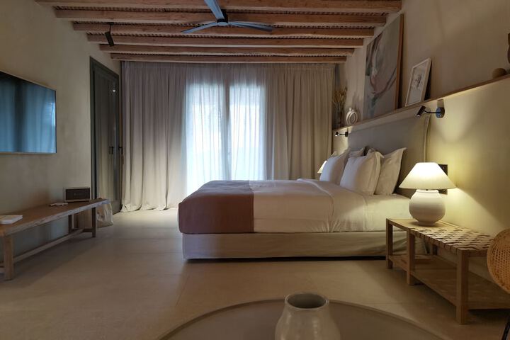 Room 10 of 101