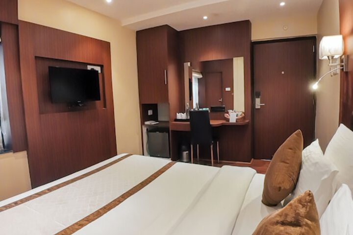 Room 69 of 161