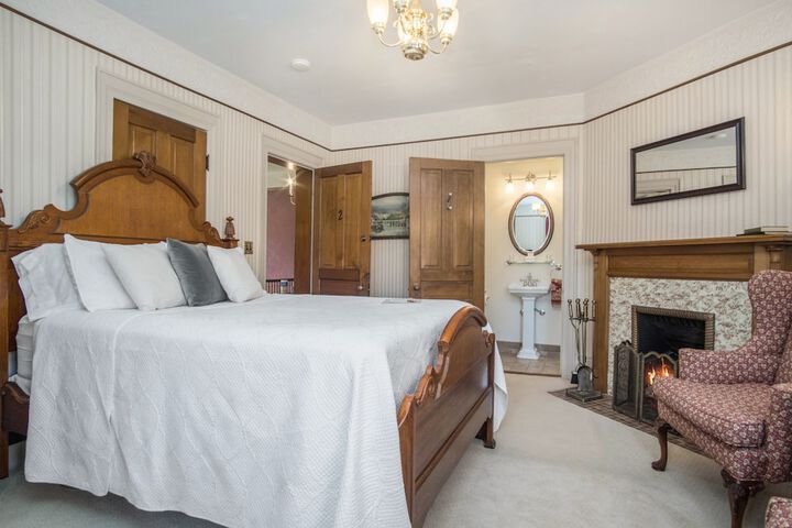 Room 15 of 52