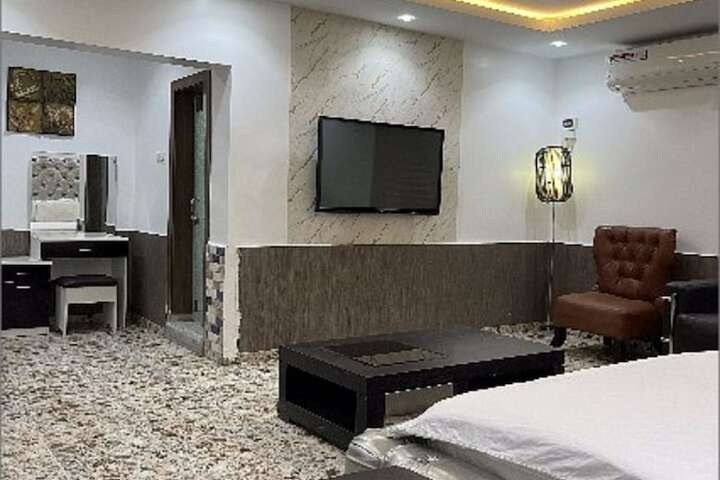 Room 8 of 27