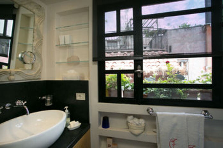 Room 4 of 23