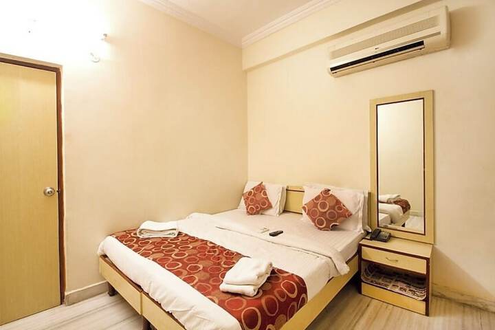 Room 13 of 24