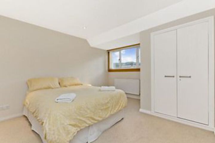 Room 15 of 34