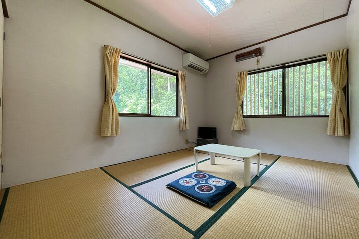Room 12 of 53