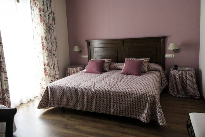 Room 4 of 73