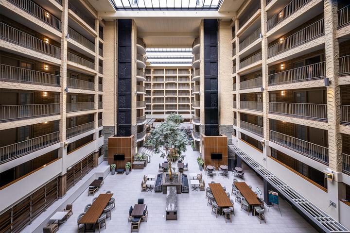 Guest Lobby