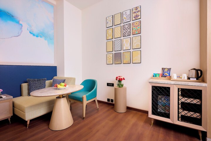 Room 9 of 63