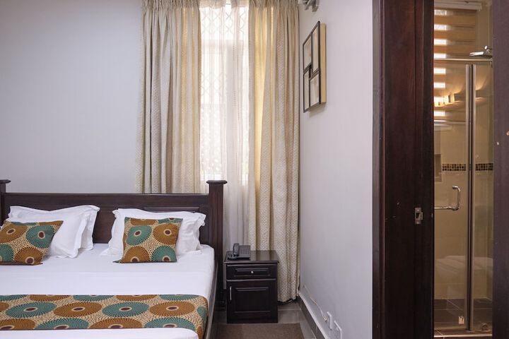 Room 11 of 23