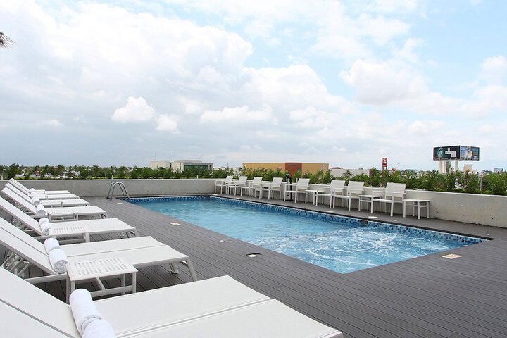 Pool 42 of 78