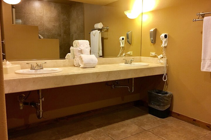 Bathroom sink