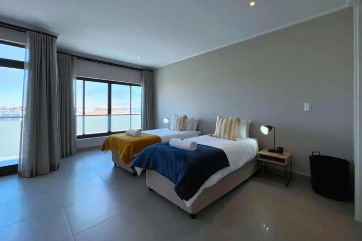 Room 3 of 20