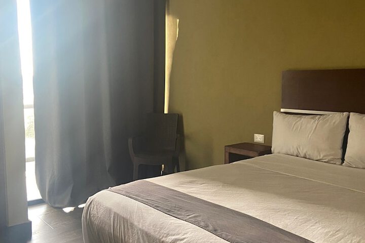 Room 10 of 31