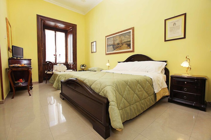Room 9 of 34