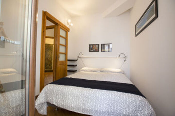 Room 10 of 37