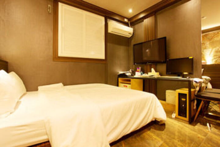 Room 48 of 78