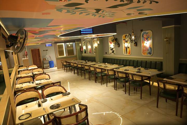 Dining 47 of 62