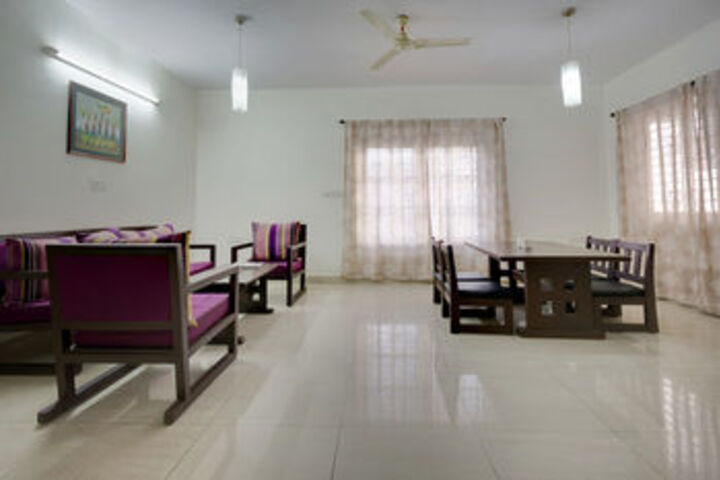 Room 9 of 11