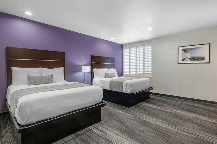 Room 6 of 39