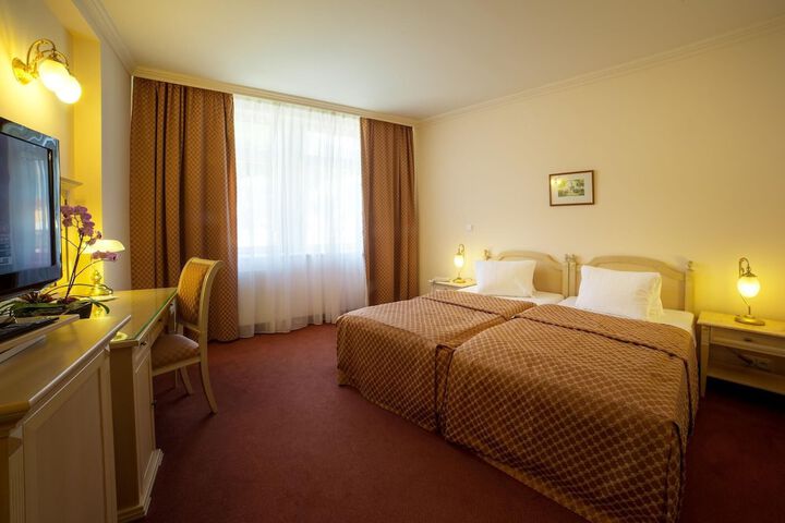 Room 19 of 77