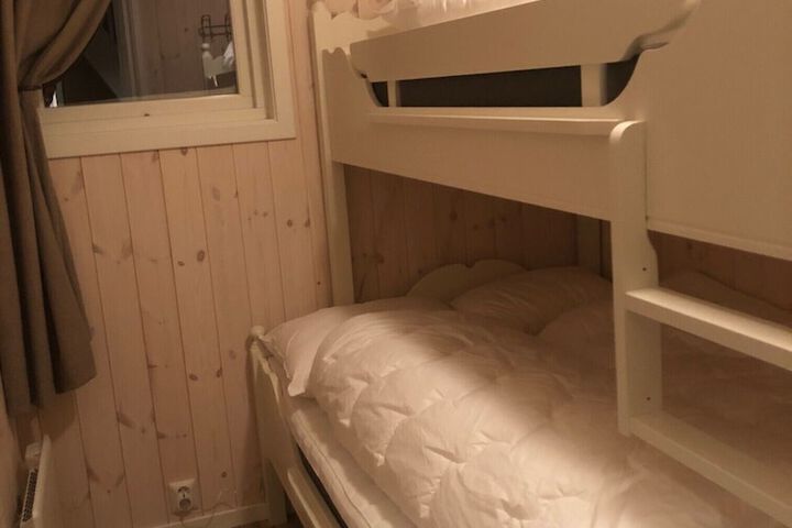 Room 4 of 11