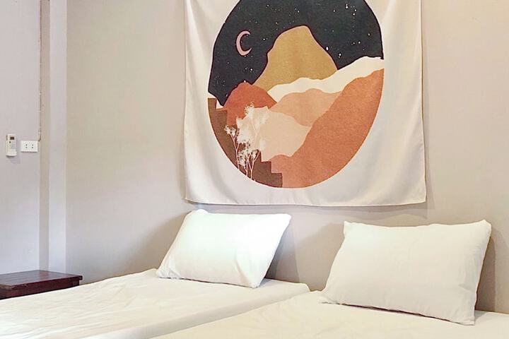 Room 7 of 44