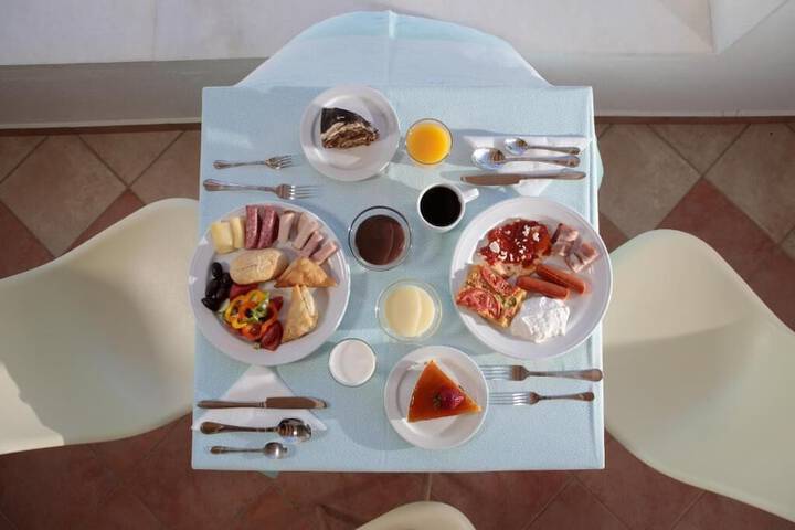 Breakfast area